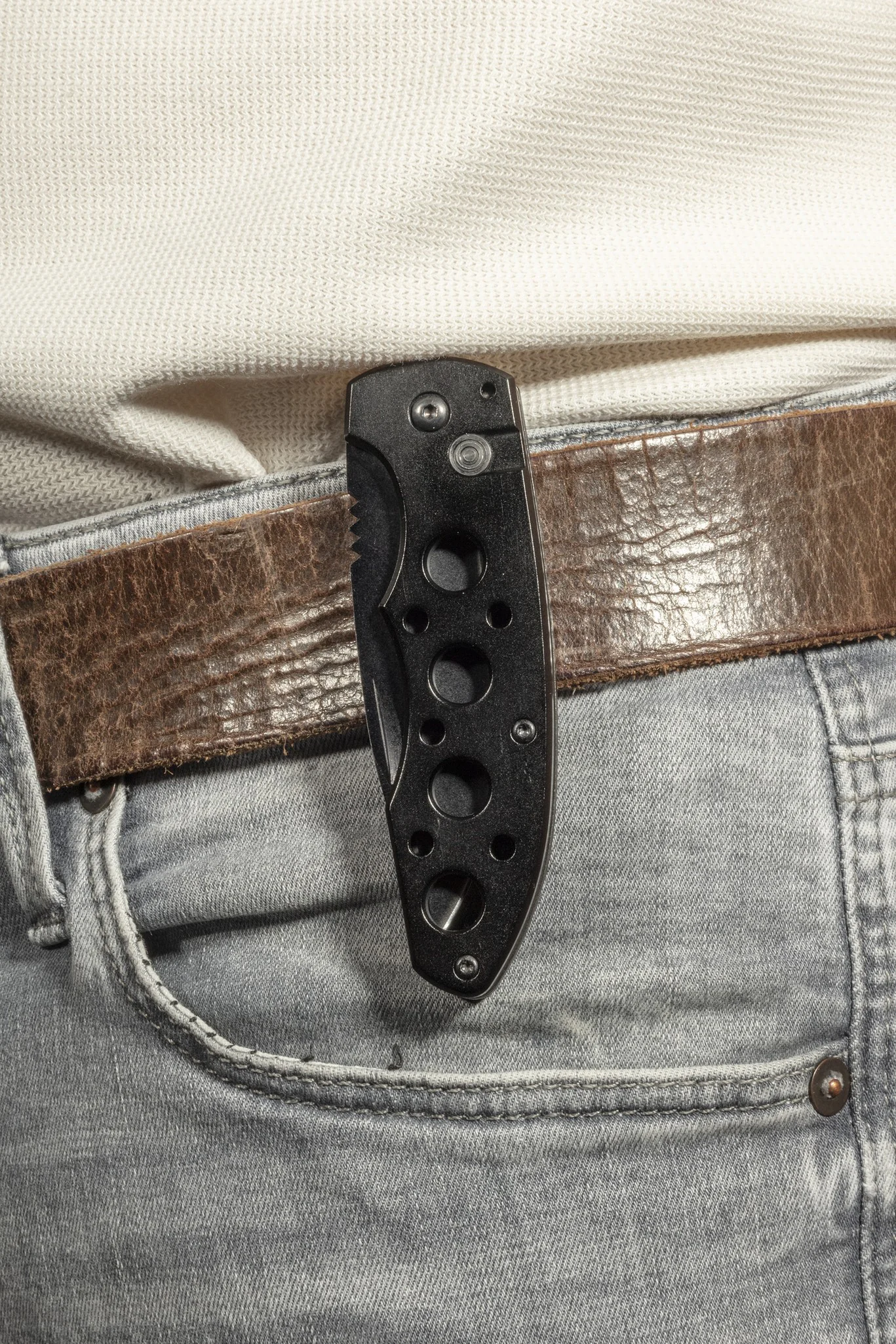 Freizeitmesser mit klappbarer, gezahnter Klinge - Image 3